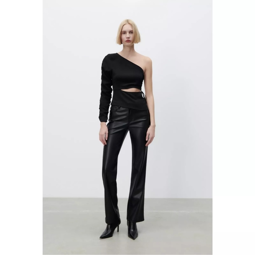 Zara Women Asymmetric Cut Out Top Sz S Black